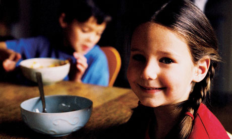 Children eating breakfast
