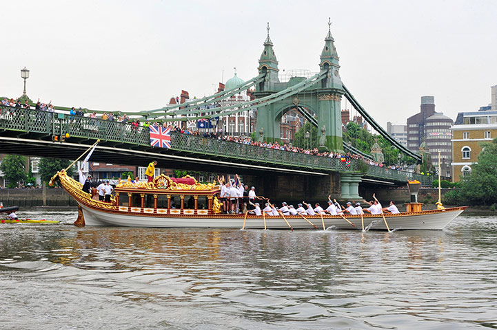 Olympic Torch Gallery: Day 70 - Olympic Torch Relay