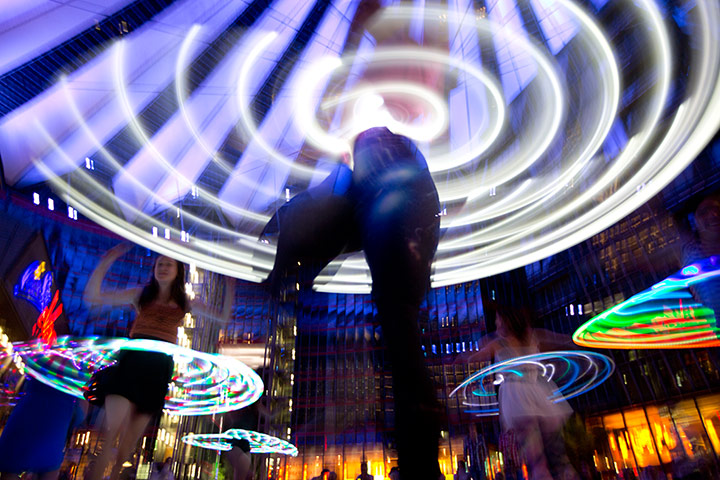 24 hours: hula hoopers in Berlin