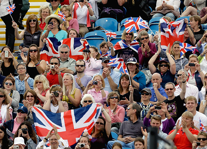 Zara Phillips: Spectators cheer as Zara Phillips competes with High Kingdom