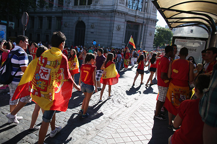 spain cele: Spanish fans
