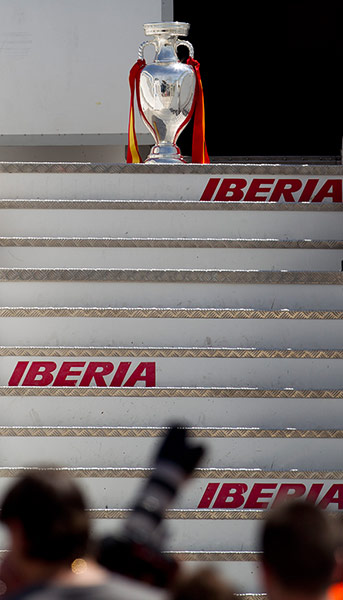 spain cele: Euro Championship trophy