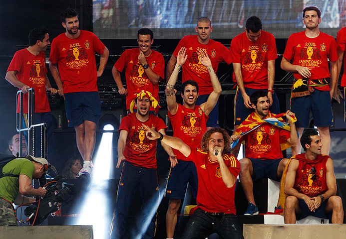 spain cele: David Bisbal and Spain players 