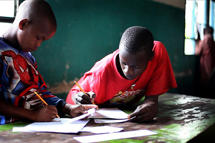 War Child: Mural painting project with local street children in Goma, DRC