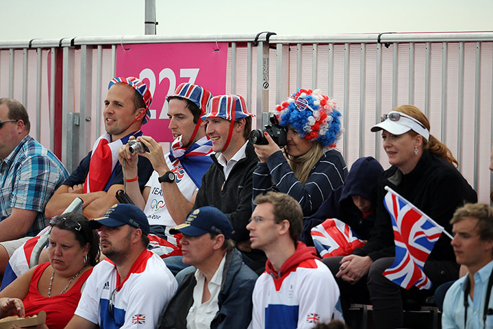 Hockey: Patriotic fans