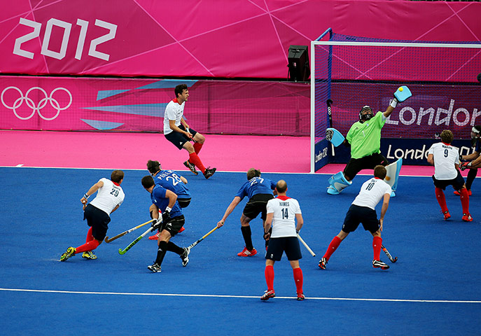 Hockey: Richard Smith hits the target for GB