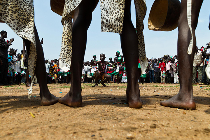 24 hours: Juba, South Sudan: Children dance during Martyrs' day 