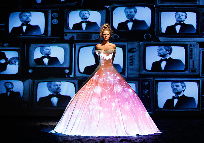 Picture desk live: Franck Sorbier's haute couture presentation in Paris