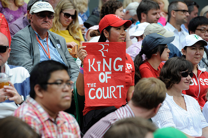 Wimbo Day 9: Federer fan at Wimbledon 2012