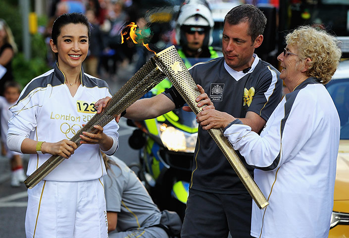 Torch relay 49: Li Bingbing
