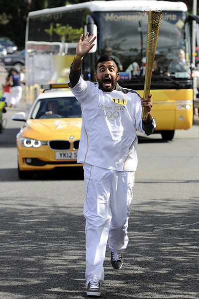 Torch relay 49: Hussain Manawer