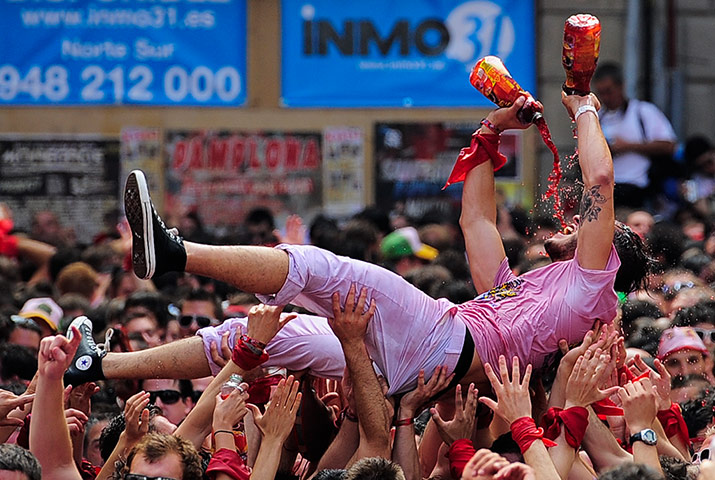 Pamplona: Sangria drinker 