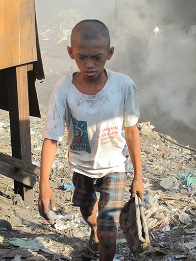 Ulingan slum: Charcoal production, Tondo near Manila, Philippines