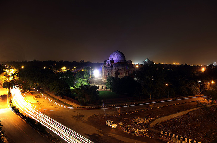 India blackout ends: A sparsely illuminated historical monument in New Delhi