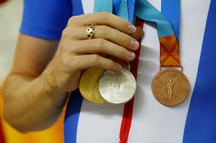 Wiggo Olympic medals : Wiggins shows off his full set of medals 