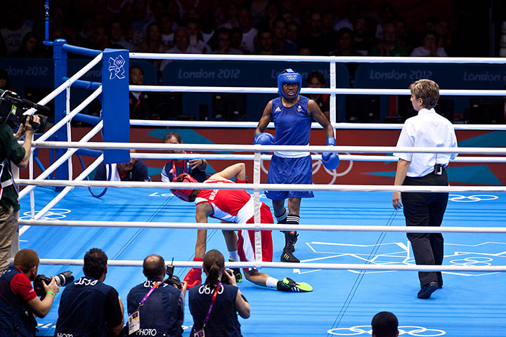 Boxing: Stoyka Petrova in Red and GBR's Nicola Adams in Blue
