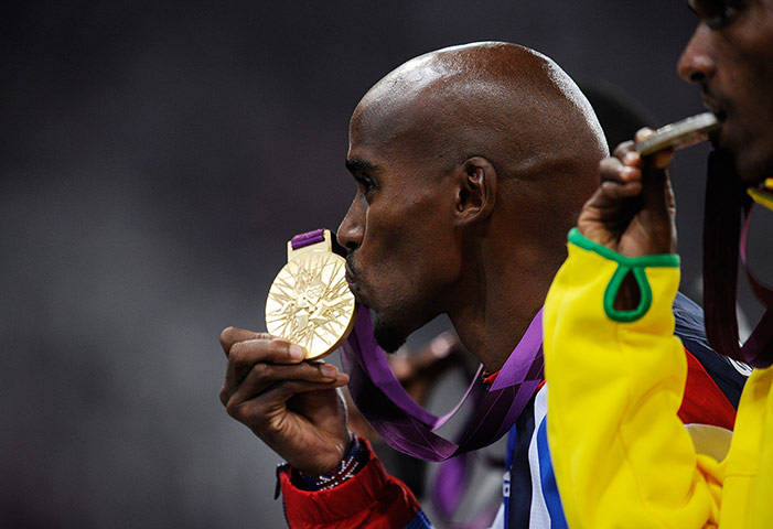 athletics final night: Mo Farah wins the men's 5,000m for Britain and gets his gold medal