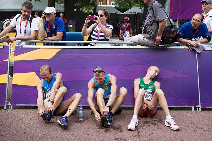 2012 olympic marathon: Athletes wilt in the heat after completing the course