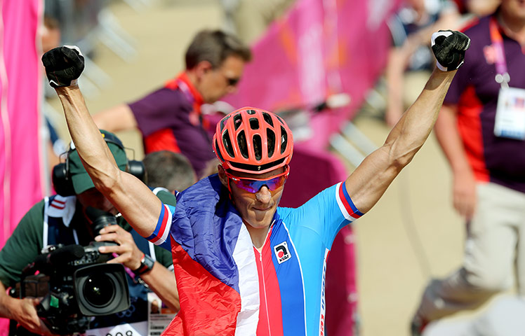 Olympic Mountain Biking: Winner from CZE Jaroslav Kulhavy celebrates his victory