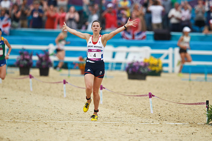 Modern Pentathlon Oly: Samantha Murray of Team GB running to second place  for silver medal