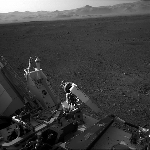 Curiosity on Mars:  deck of NASA's Curiosity rover in Mars