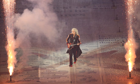 Brian May at the closing ceremony of the London 2012 Olympics