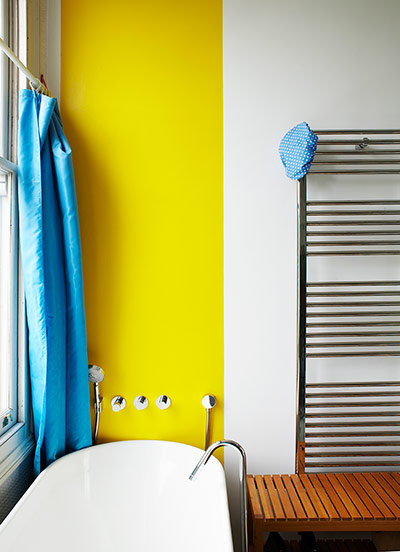 Homes: Bathroom: Bathroom with a strip of bright yellow paint