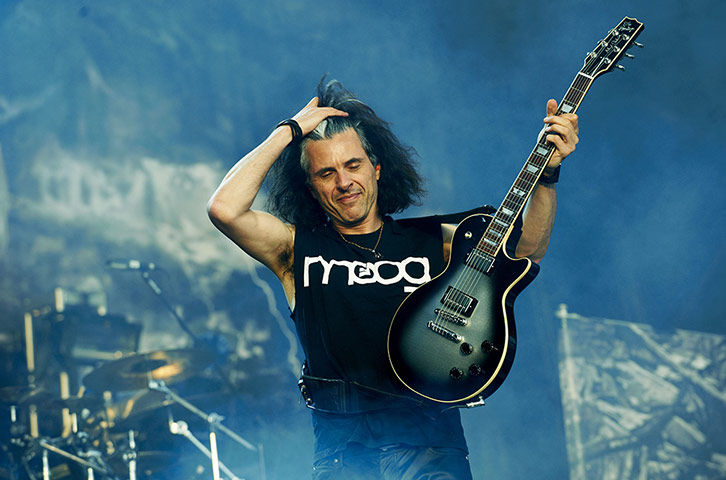 Week in music: Alex Skolnick of Testament on stage
