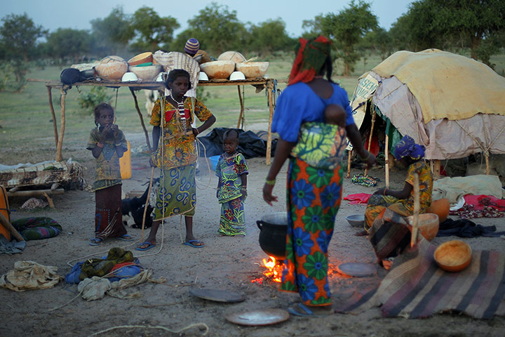 Livestock market: Niger Nomads Herdsmen, Tuareg and Peul 