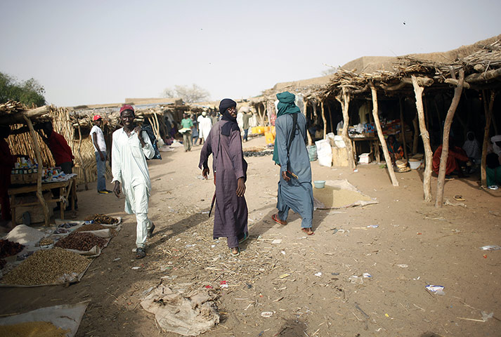 Livestock market: Niger Nomads Herdsmen, Tuareg and Peul 