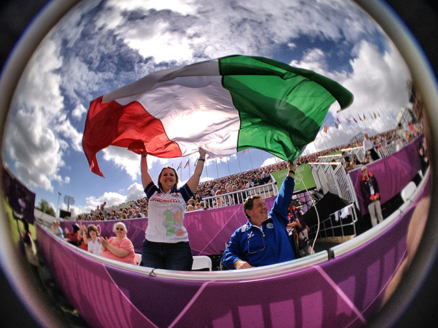 Dan Chung Gallery: Italian supporters at the Women's individual archery 
