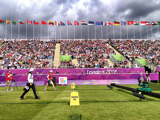 Dan Chung Gallery: Inna Stepanova (L) and Japan's Ren Hayakawa in the Women's archery 