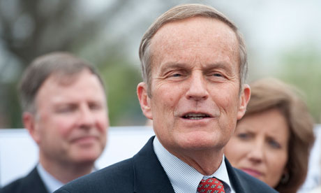 Todd Akin defiant as GOP leaders withdraw support amid calls to resign
