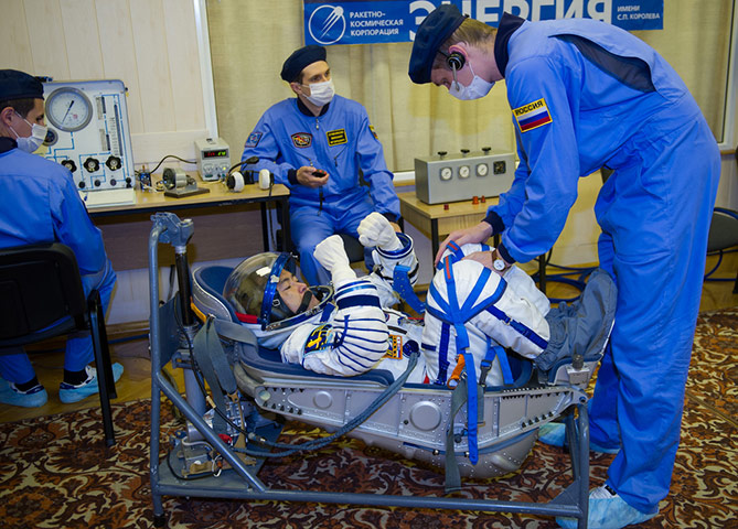A month in space: Russian Sokol suit pressure  for Soyuz TMA-05M launch