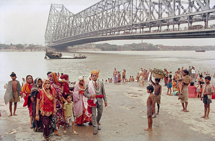 Everything Was Moving: Raghubir Singh's Below the Howrah bridge