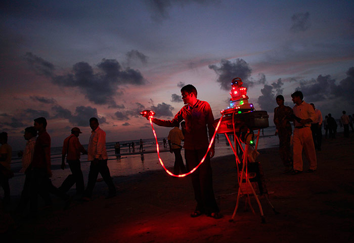 24 hours: Shyaam holds headset to fortune telling machine
