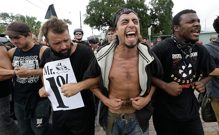 RNC Protest: Protesters link arms