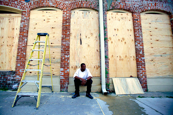 Tropical storm Isaac: Boarded up business