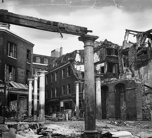 Cecil Beaton exhibition: Cecil Beaton: Theatre of War