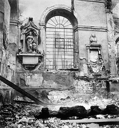 Cecil Beaton exhibition : Cecil Beaton: Theatre of War exhibition