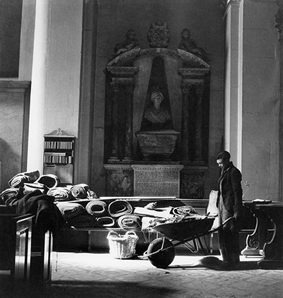 Cecil Beaton exhibition : Cecil Beaton: Theatre of War exhibition