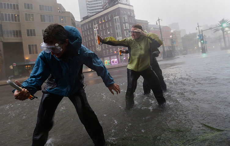 Hurricane Isaac: Research students from the the University of Alabama measure wind speeds