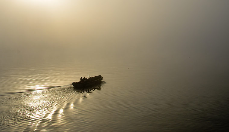 Your Pictures: Fade: Image of boat at sunrise