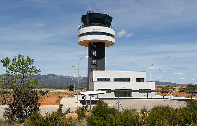 Week in Business: The control tower of the Costa Azahar airport a year after its inauguration