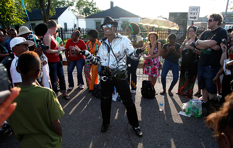 Week in music: Michael Jackson impersonator Dominique Wilson
