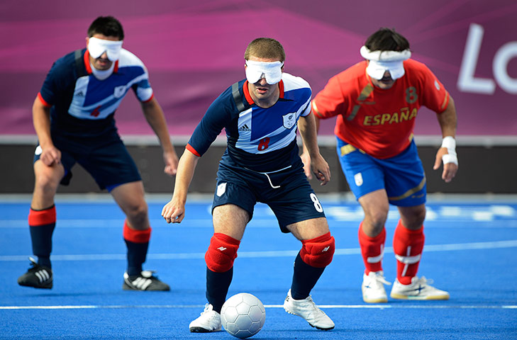 blind football: Lee Brunton dribbles forward