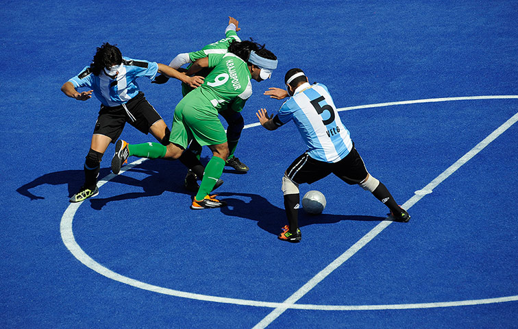 blind football: The midfield is getting a bit cluttered