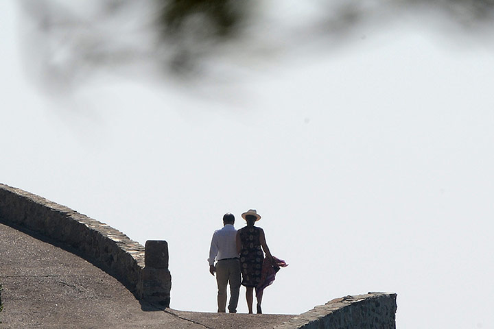 24 hours: French President Fran  ois Hollande (L) a