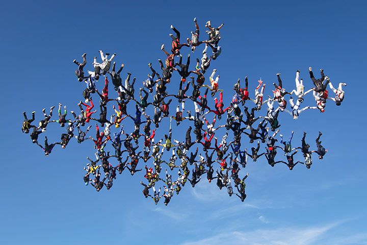 24 hours: 138 skydivers form a massive snowflake formation over Ottawa