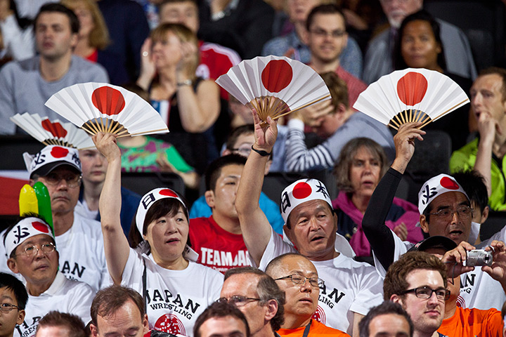 Greco Roman wrestling: Japanese fans rooting for their wrestler